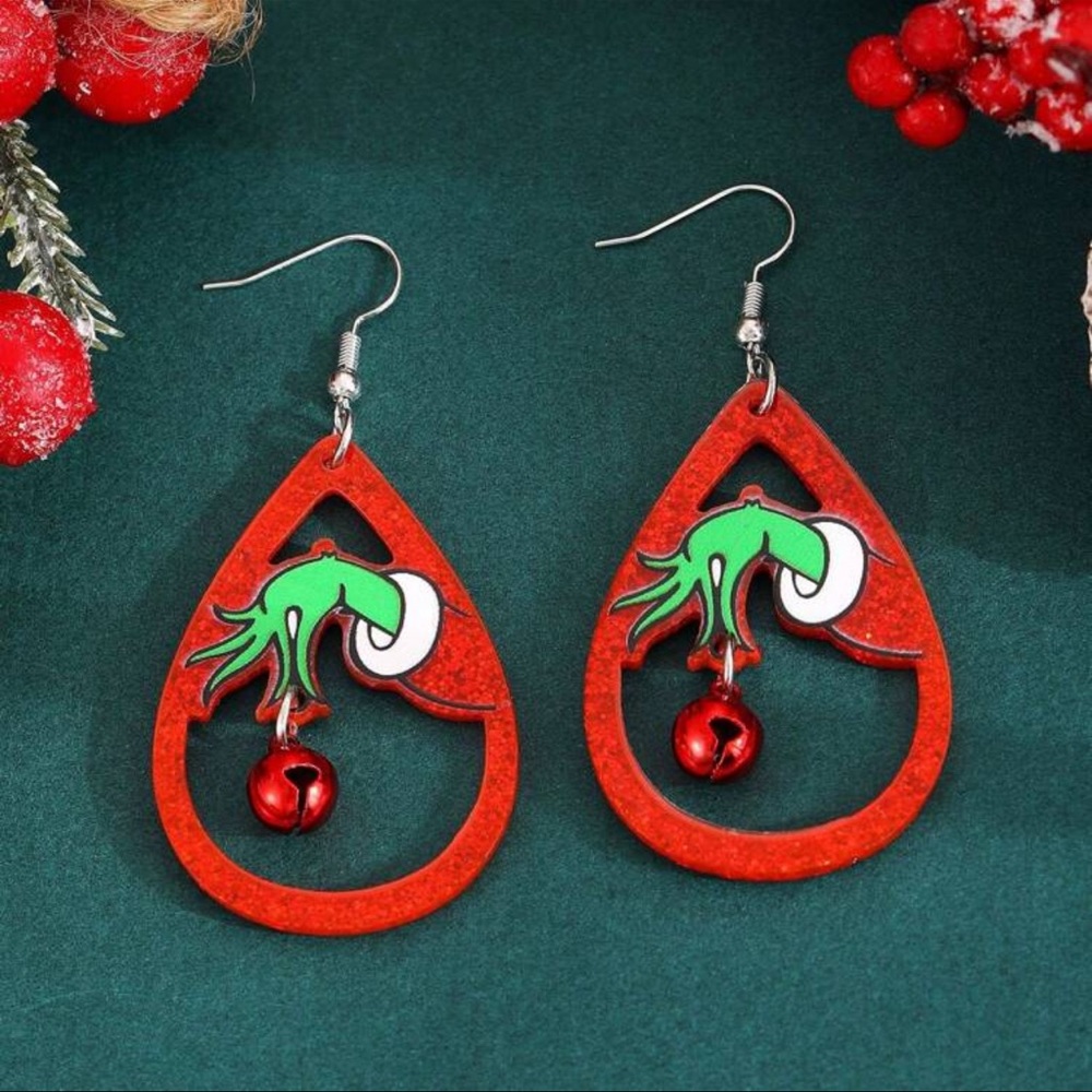 New grinch earrings